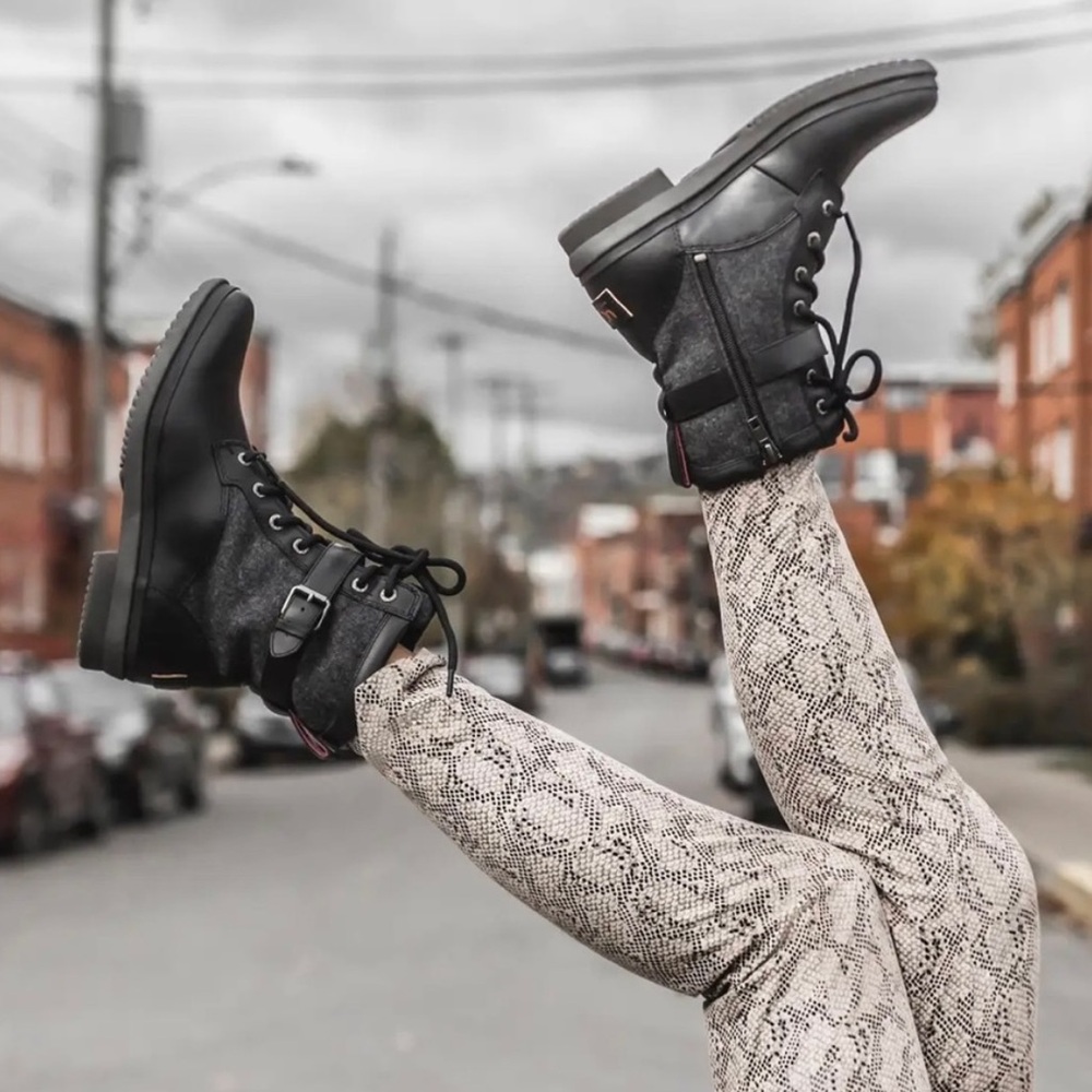 Waterproof Combat Moto Boots UGG Kesey Black Leather Side Zip Sherpa 8 Snow Rain